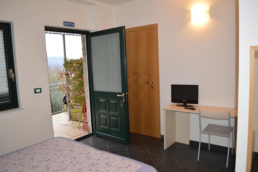 Affittacamere Arabafenice Vezzano Ligure Exterior photo
