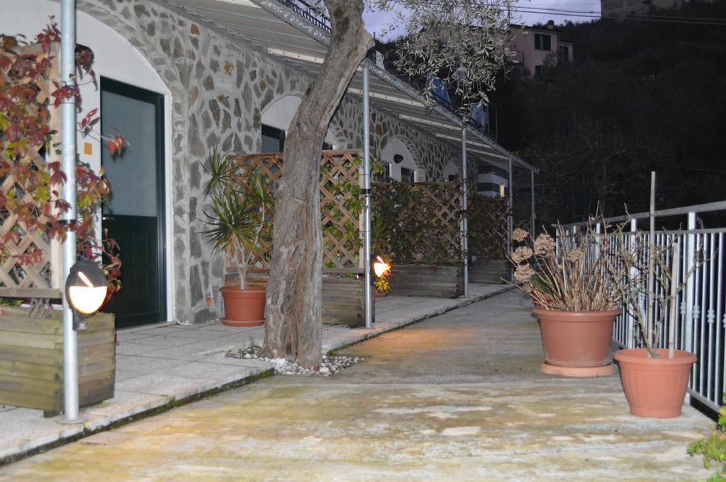 Affittacamere Arabafenice Vezzano Ligure Exterior photo